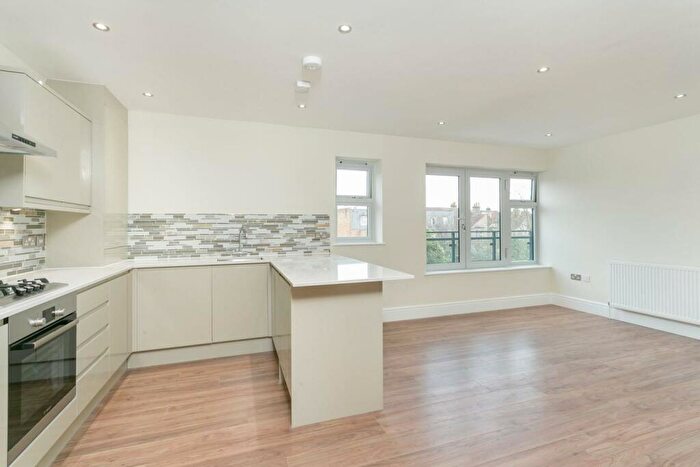 1 Bedroom Apartment To Rent In Button Lodge, Walthamstow, E17