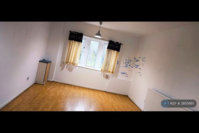 1 Bedroom Flat To Rent In Town Street, Pudsey, LS28