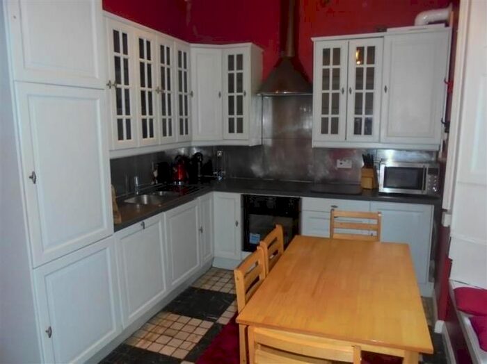 2 Bedroom Flat To Rent In West Maitland Street, Edinburgh, EH12
