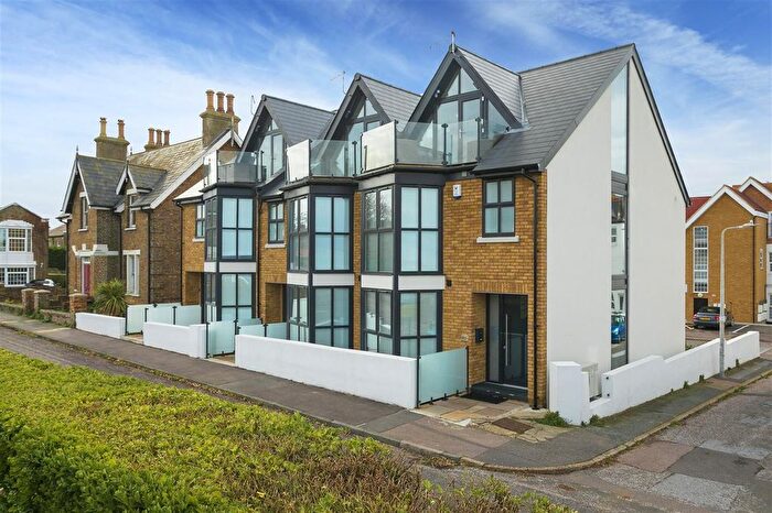 4 Bedroom Town House To Rent In Sandy Villas, Old Boundary Road, Westgate, CT8