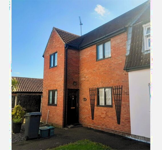 2 Bedroom Terraced House To Rent In Elliot Close, South Woodham Ferrers, South Woodham Ferrers, CM3