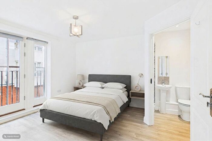 2 Bedroom Flat For Sale In Creine Mill Lane North, Canterbury, Kent, CT1