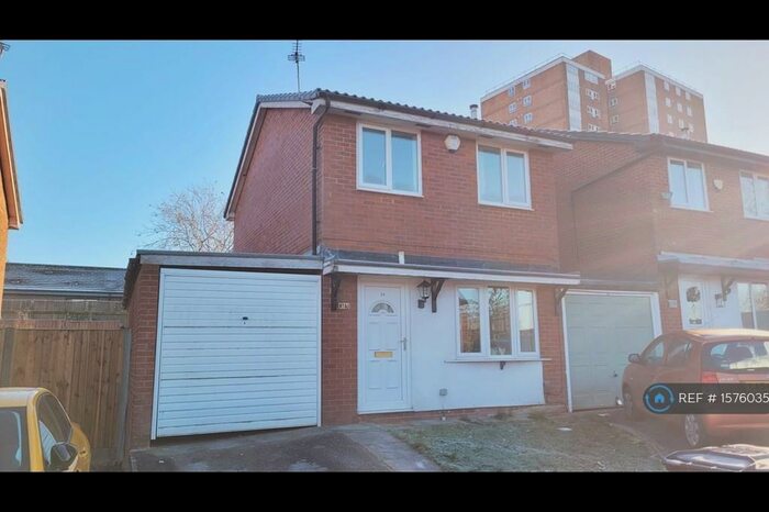 2 Bedroom Semi-Detached House To Rent In Tansey Grove, Salford, M7