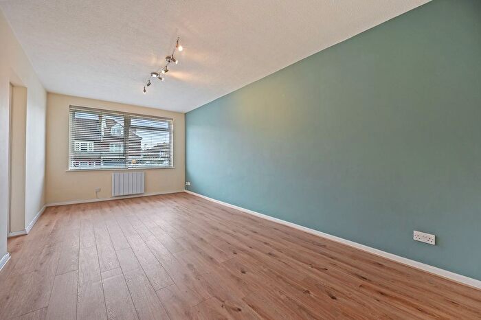 2 Bedroom Flat To Rent In Weir Road, Neville Court, SW12