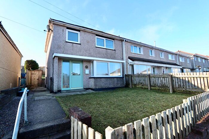 3 Bedroom Semi-Detached House To Rent In Gainsborough Road, Cefn Golau, NP22