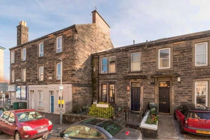 2 Bedroom Flat To Rent In West End Place, Edinburgh, EH11