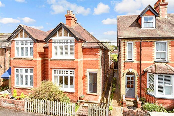 3 Bedroom Semi-detached House For Sale In Buckingham Road, Holmwood, Dorking, Surrey, RH5