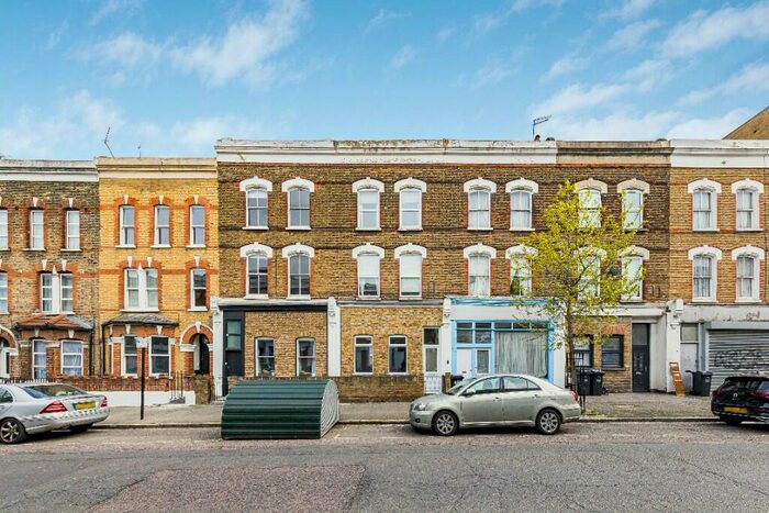3 Bedroom Flat To Rent In Chatsworth Road, London, E5
