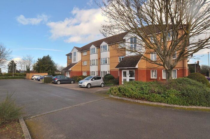 1 Bedroom Flat For Sale In Chestnut Court, Hitchin, SG5