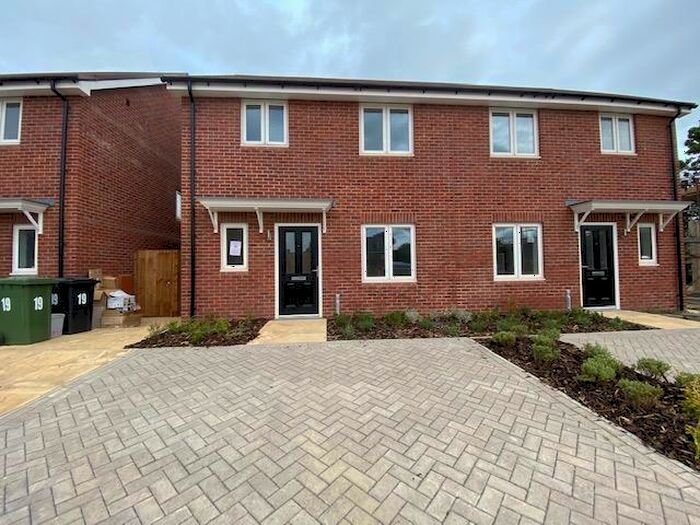 3 Bedroom House To Rent In Waterfield Close, Peterborough, PE3