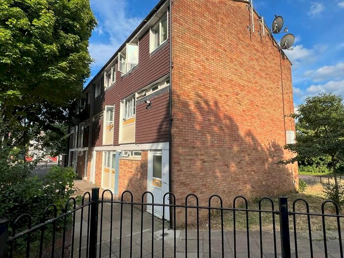 3 Bedroom End Of Terrace House To Rent In Acacia Road, London, N22