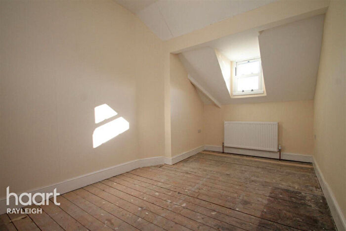 1 Bedroom Flat To Rent In York Road, Southend-on-sea, SS1