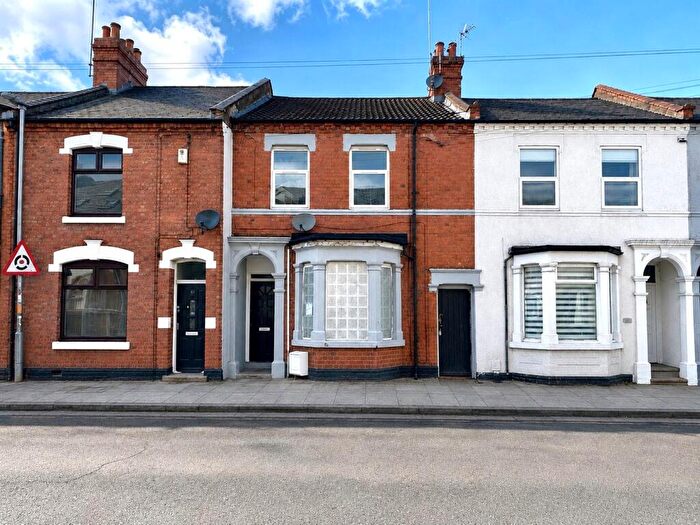 2 Bedroom Flat For Sale In Abington Avenue, Northampton, NN1