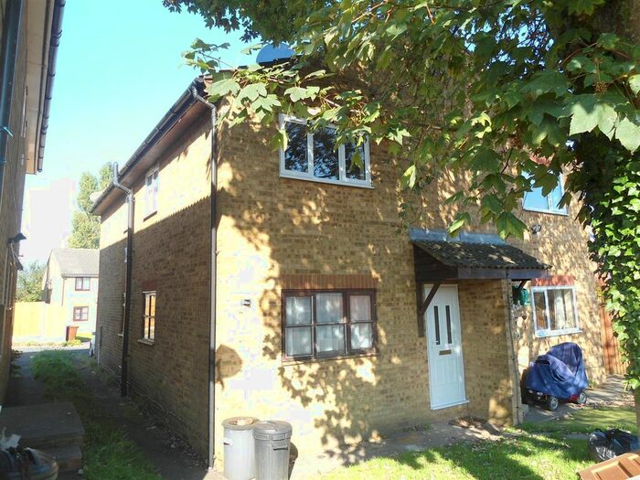 2 Bedroom Maisonette To Rent In Secretan Road, Rochester, ME1