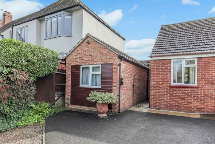 1 Bedroom Apartment To Rent In Eynsham Road, Botley, OX2