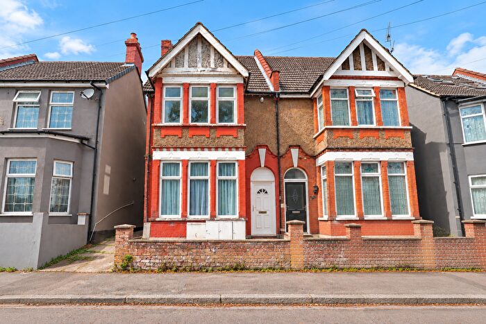 2 Bedroom Flat To Rent In Conway Road, Luton, LU4
