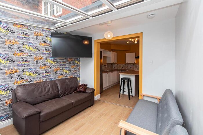 8 Bedroom House To Rent In Bournbrook Road, Birmingham, B29
