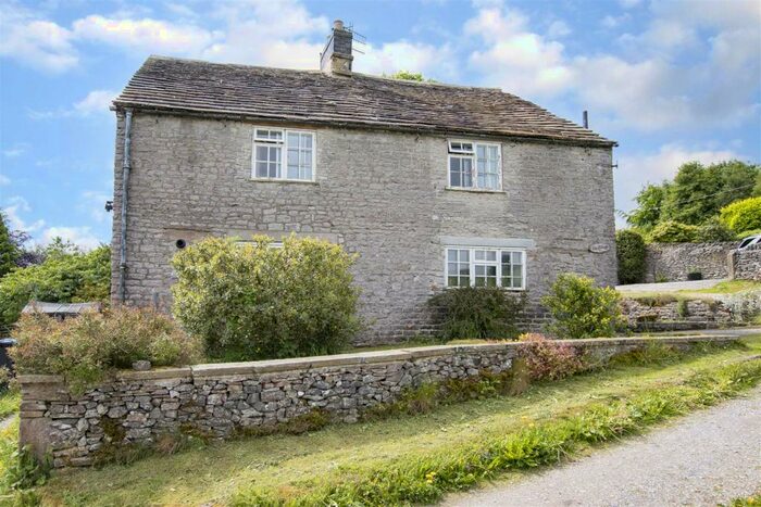 4 Bedroom Detached House For Sale In Little Hucklow, Buxton, SK17