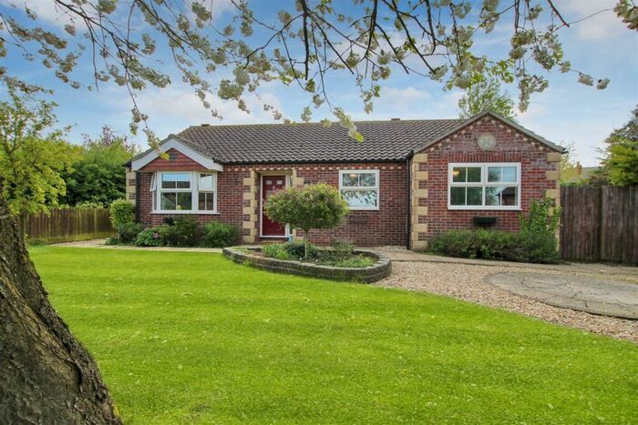 3 Bedroom Detached Bungalow For Sale In Boundary Paddock, Navenby, LN5