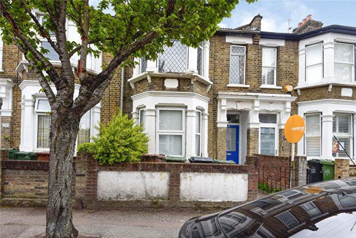 1 Bedroom Flat To Rent In First Avenue, London, E17