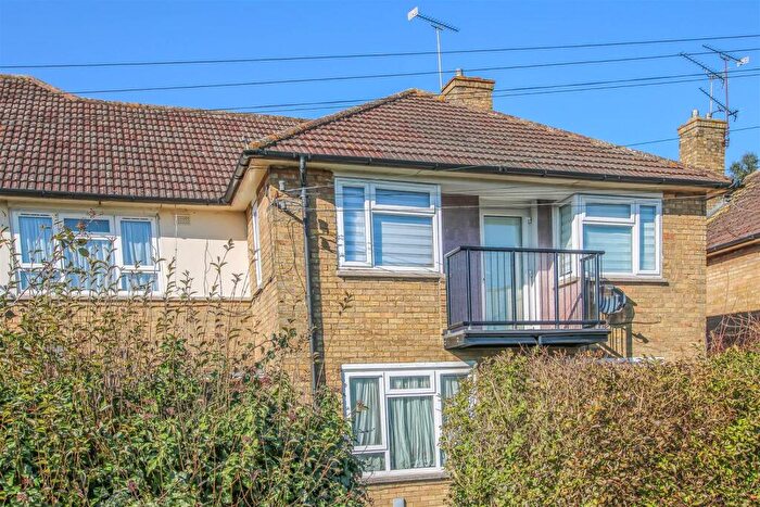 1 Bedroom Apartment For Sale In Whittington Road, Hutton, Brentwood, CM13
