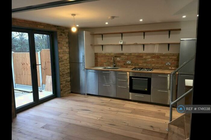 2 Bedroom Flat To Rent In Fairthorn Road, London, SE7