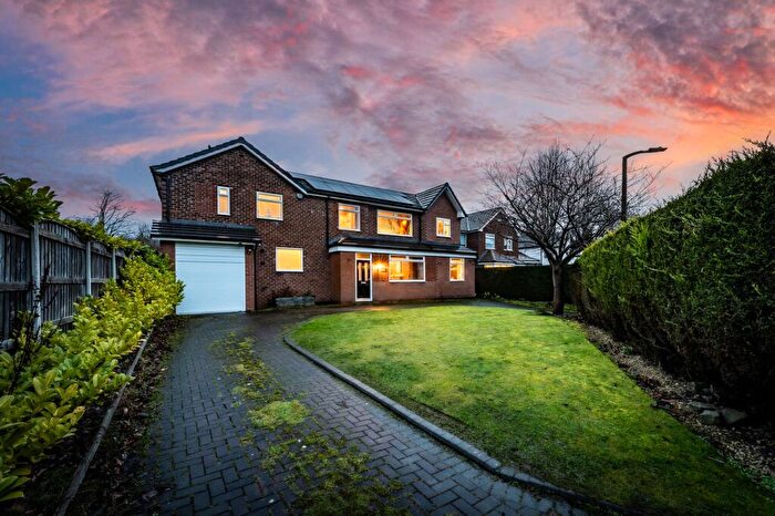4 Bedroom Detached House For Sale In Roundcroft, Romiley, Stockport, SK6