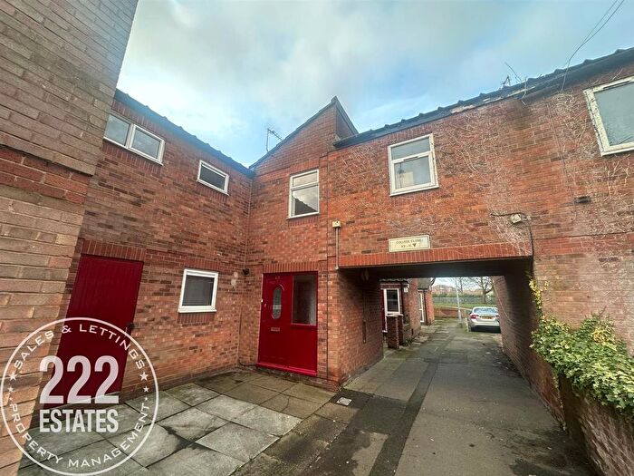 3 Bedroom Terraced House For Sale In College Close, Warrington, WA1