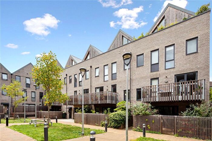 2 Bedroom Apartment For Sale In Tryon Crescent, London, E9