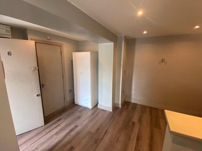 Studio To Rent In Howard Close, Waltham Abbey, EN9