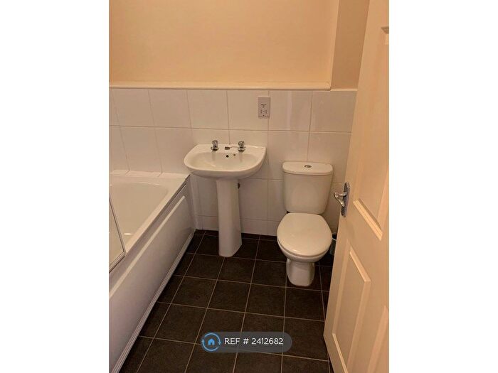 1 Bedroom Flat To Rent In Becket House, Yeovil, BA20