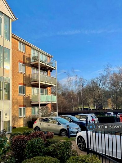 2 Bedroom Flat To Rent In Foxglove Way, Luton, LU3