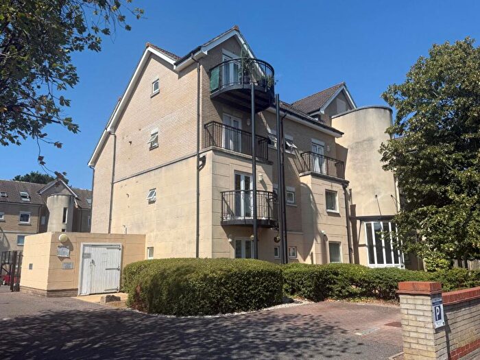 2 Bedroom Flat To Rent In Hulse Road, Banister Park, Southampton, Hampshire, SO15