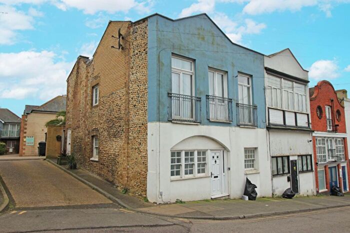 2 Bedroom Semi-Detached House To Rent In Plains Of Waterloo, Ramsgate, Kent, CT11