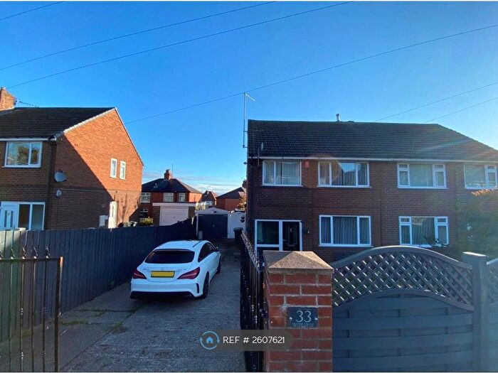 4 Bedroom Semi-Detached House To Rent In Manse Drive, Huddersfield, HD4