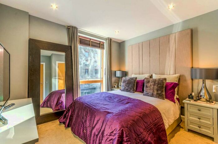 2 Bedroom Flat To Rent In Hertford Road, Islington, London, N1