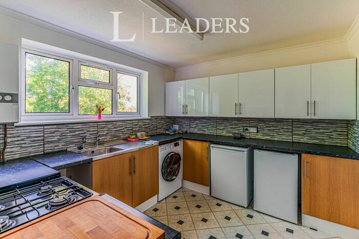 2 Bedroom Flat To Rent In Trefoil Crescent, Crawley, RH11