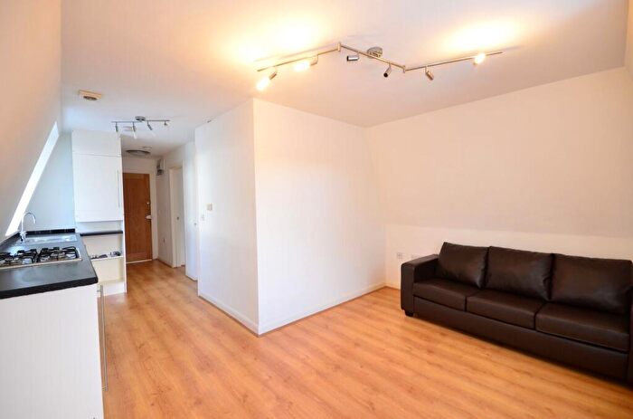 1 Bedroom Flat To Rent In Dollis Road, Mill Hill East, London, NW7