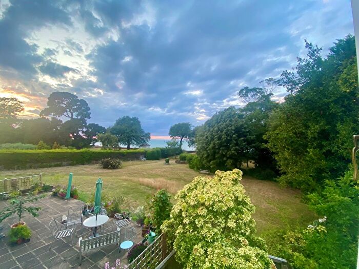3 Bedroom Semi-detached House To Rent In Buckingham Close, Ryde, PO33