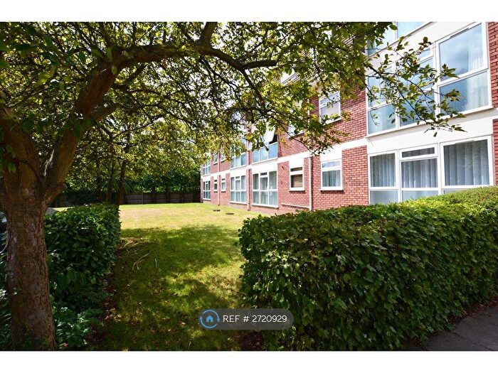 1 Bedroom Flat To Rent In Courtfield Gardens, London, W13