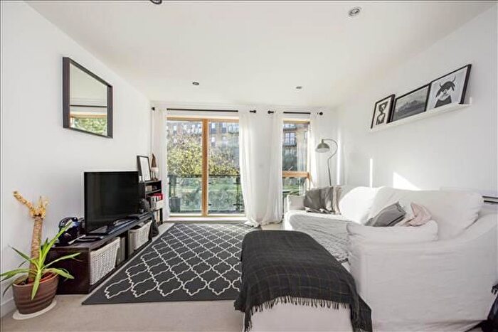 2 Bedroom Flat To Rent In Lawrie House, London, SW19