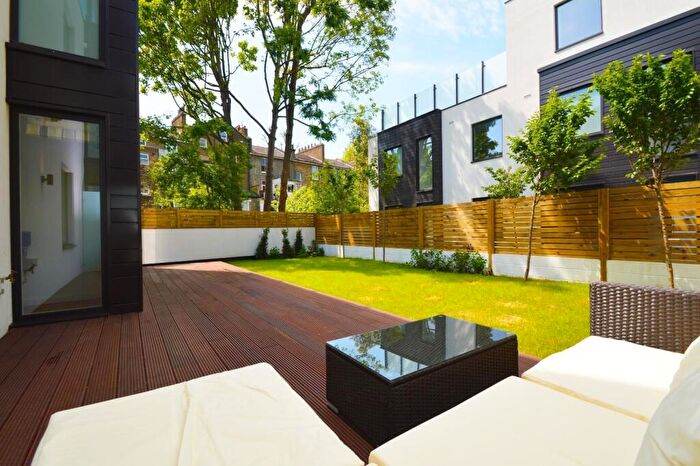 2 Bedroom Flat For Sale In Andre Street, Hackney, E8 - Photo 2