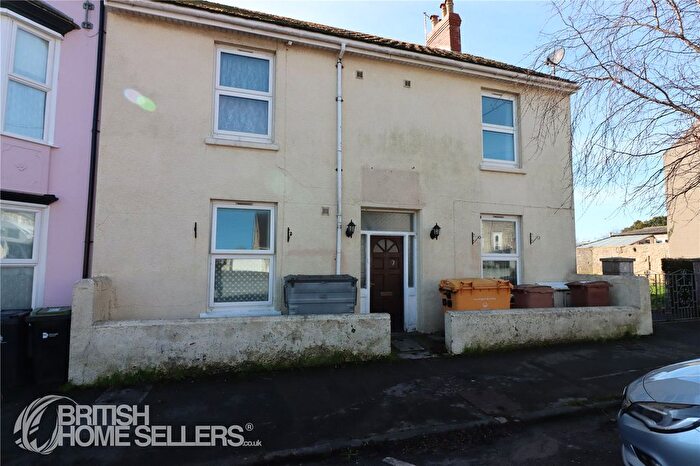 11 Bedroom End Of Terrace House For Sale In Wakeham, Portland, Dorset, DT5