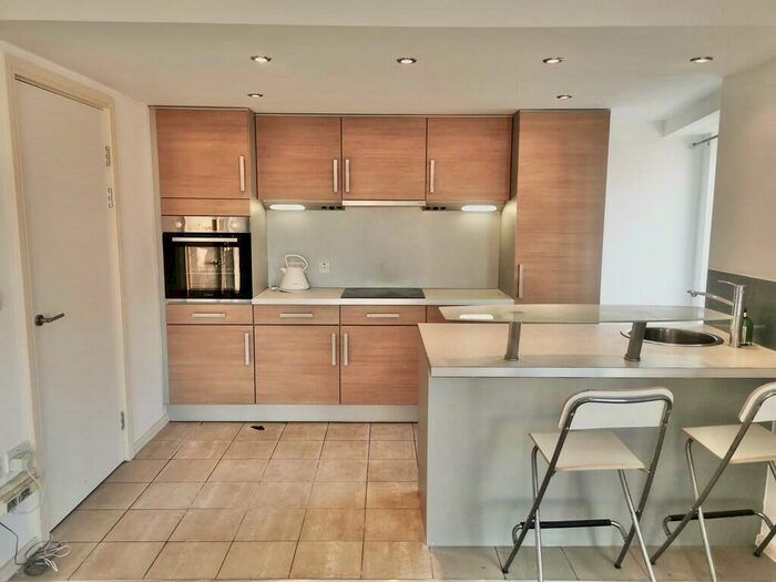 2 Bedroom Apartment To Rent In Trinity One, East Street, LS9