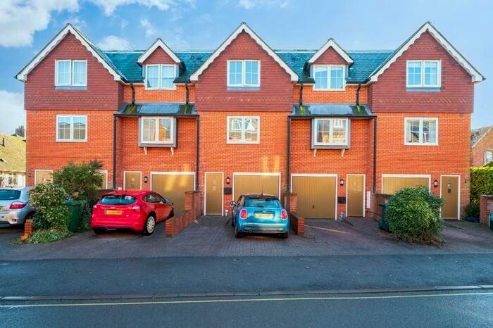 3 Bedroom House To Rent In Craven Road Newbury, RG14