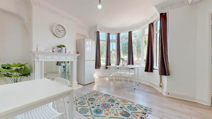 1 Bedroom Flat To Rent In Dollis Hill Lane, London, NW2