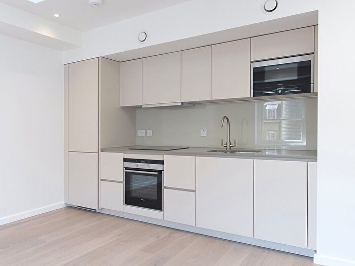 1 Bedroom Flat To Rent In Fouberts Place, Soho, W1F