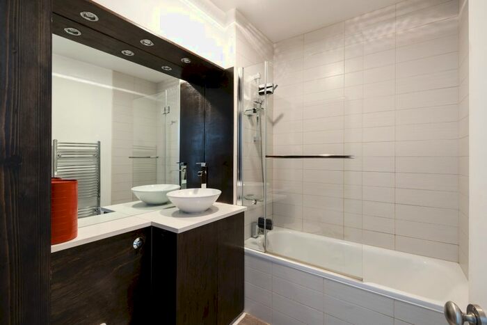 1 Bedroom Flat To Rent In Warwick Gardens, London, W14