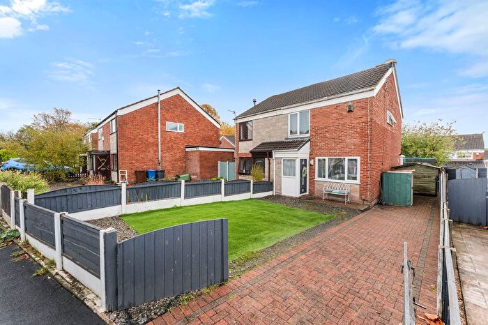 3 Bedroom Semi-Detached House For Sale In Ely Drive, Tyldesley, Manchester, M29