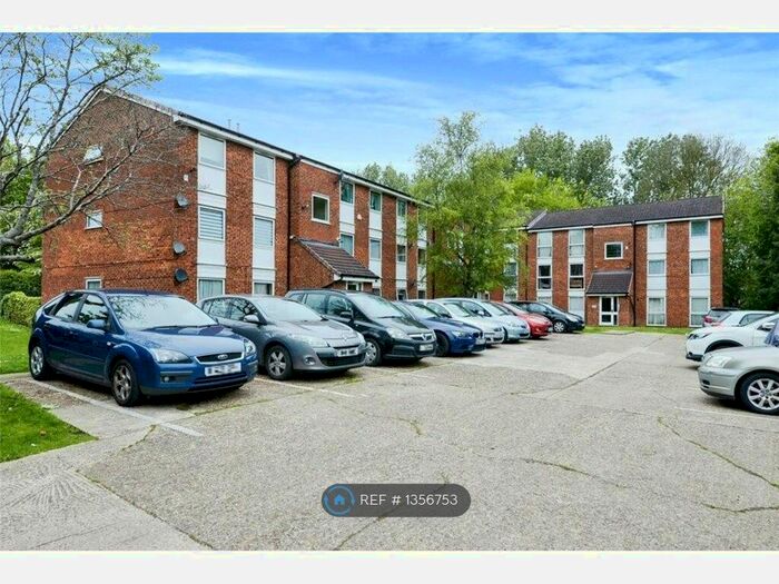 2 Bedroom Flat To Rent In Arkley Road, Hemel Hempstead, HP2
